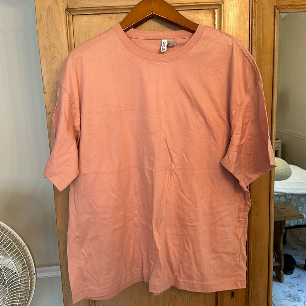 H&M TEE SHIRT